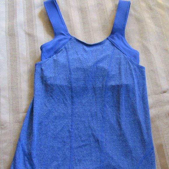 Lululemon Size 4 Tank Top Athletic Bra Blue - Picture 1 of 6